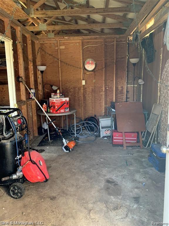 5510 Meldrum Road Casco, MI 48064 - Photo 7 of 87 5510-10.jpg