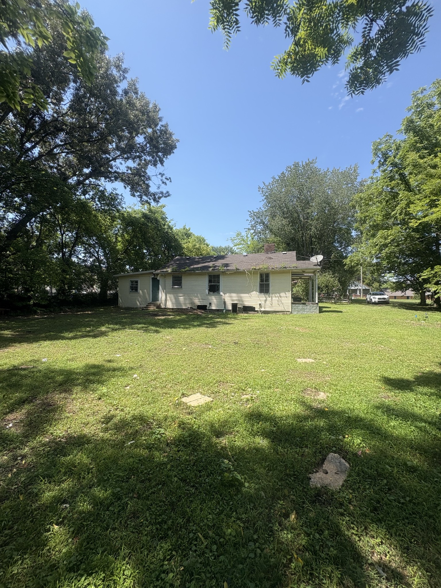 588 19th Avenue West Springfield, TN 37172 - Photo 4 of 13