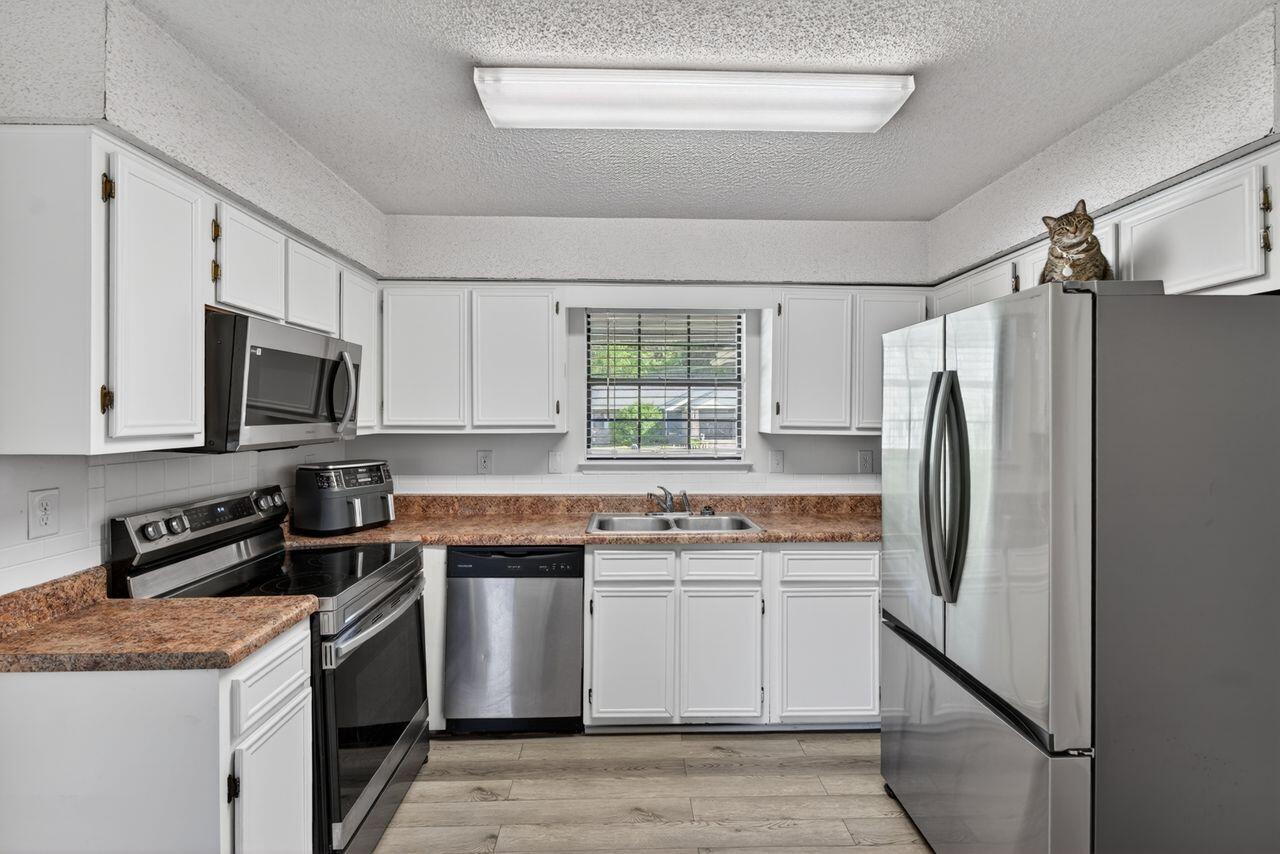 121 Campbell Street Crestview, FL 32536 - Photo 15 of 45 Kitchen