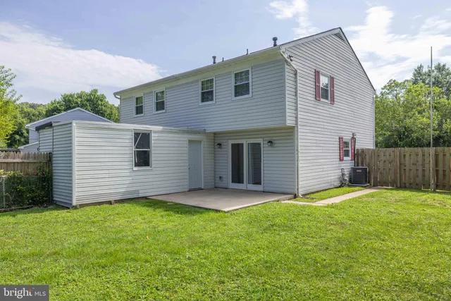 a view of a garden with a tree
