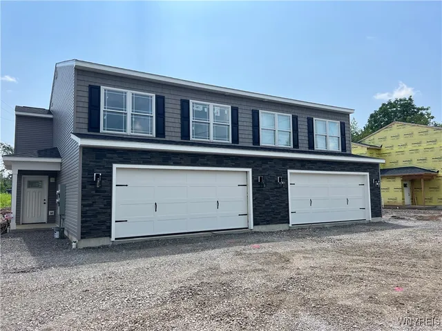 $2,911 | 10985 Main Street, Clarence, NY 14031