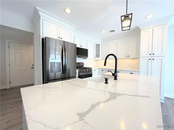 $2,800 | 10985 Main Street, Clarence, NY 14031