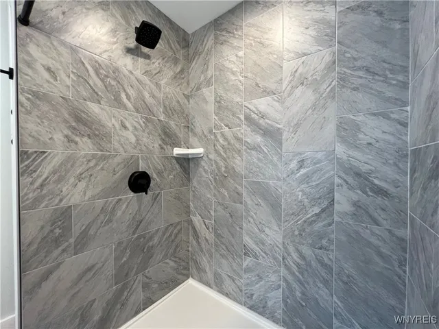 $2,911 | 10985 Main Street, Clarence, NY 14031