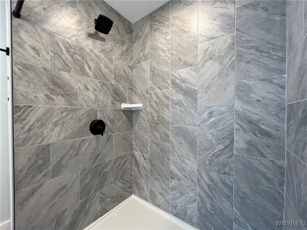 10985 Main Street Clarence, NY 14031 - Photo 26 of 32