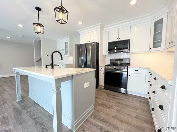 $2,800 | 10985 Main Street, Clarence, NY 14031