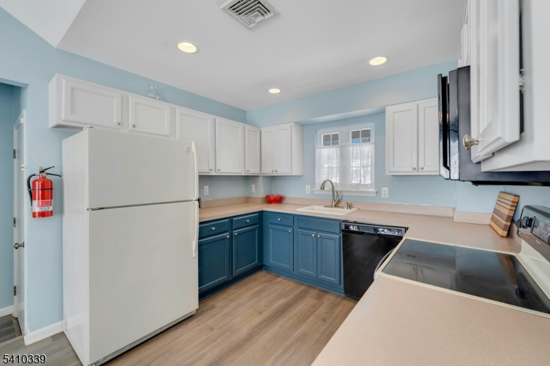 5656 Berkshire Valley Road Oak Ridge, NJ 07438 - Photo 17 of 38