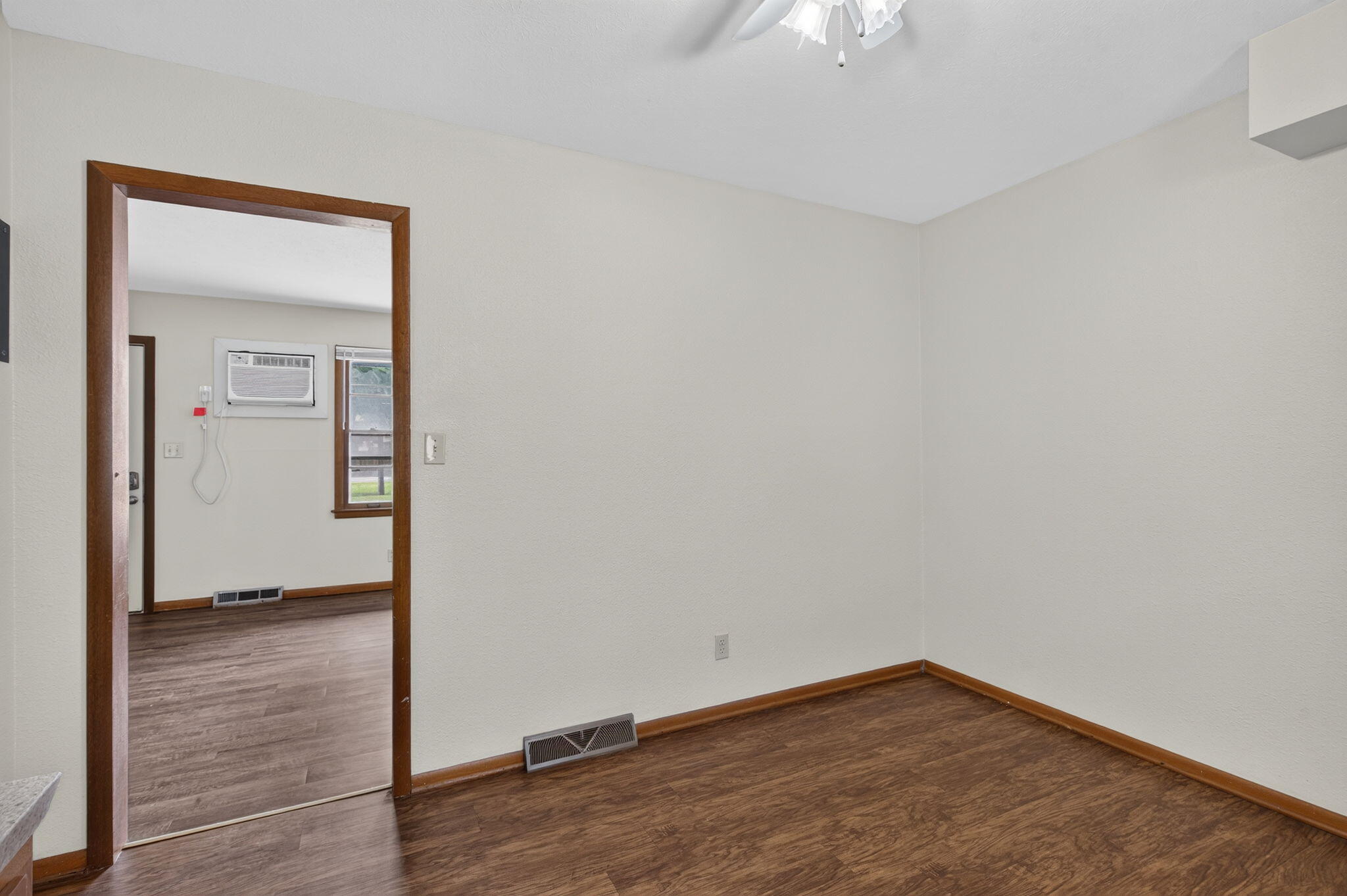 1009 East Walnut Street, Unit 4 Springfield, MO 65806 - Photo 13 of 24 13-web-or-mls-HWJ04665