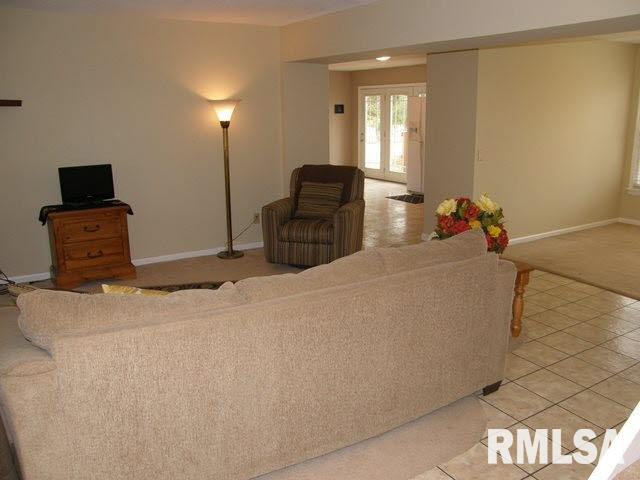 5602 Stotlar Road Carterville, IL 62918 - Photo 4 of 32 Gallery Image 4