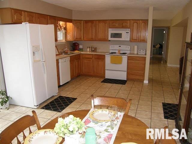 5602 Stotlar Road Carterville, IL 62918 - Photo 7 of 32 Gallery Image 7