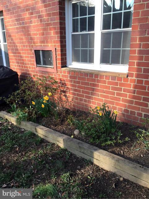 3213 Gunston Road, Unit 3213 Alexandria, VA 22302 - Photo 20 of 28 Exterior (Rear)