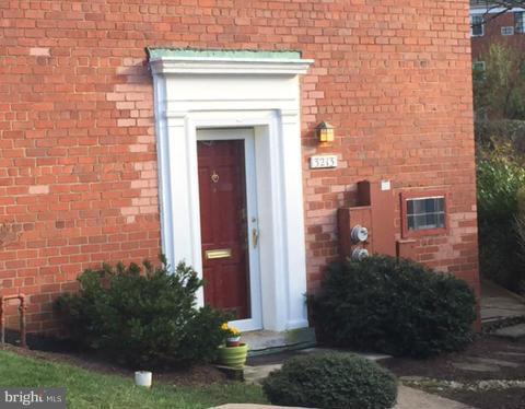3213 Gunston Road, Unit 3213 Alexandria, VA 22302 - Photo 27 of 28 Exterior (Front)