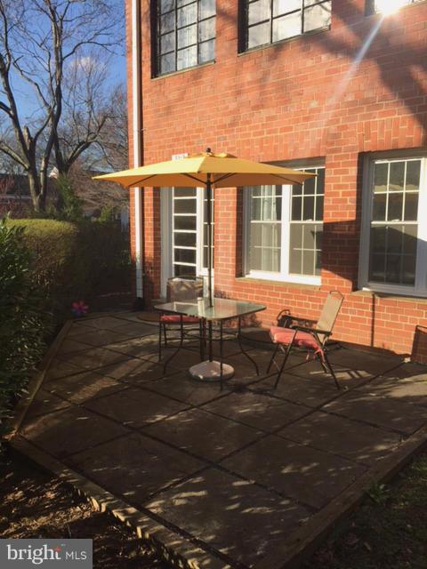 3213 Gunston Road, Unit 3213 Alexandria, VA 22302 - Photo 7 of 28 Exterior (Rear)