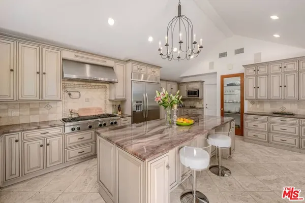 $11,500 | 9545 Dalegrove Drive, Beverly Hills, CA 90210