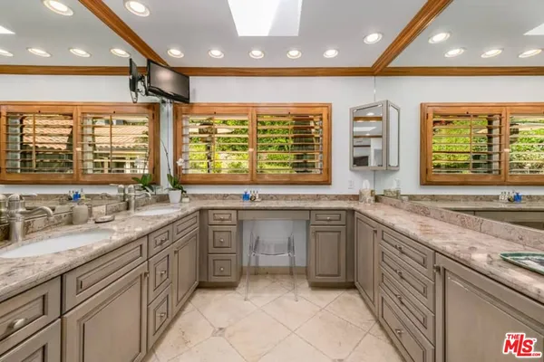 $10,500 | 9545 Dalegrove Drive, Beverly Hills, CA 90210