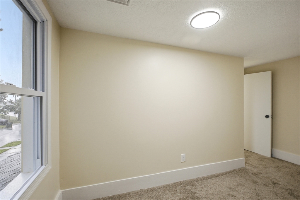 32 Sargon Street Springfield, MA 01104 - Photo 22 of 34