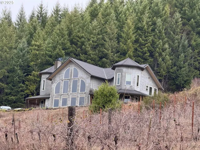 $1,300,000 | 21012 Northwest Trask Toll Road, Yamhill, OR 97148