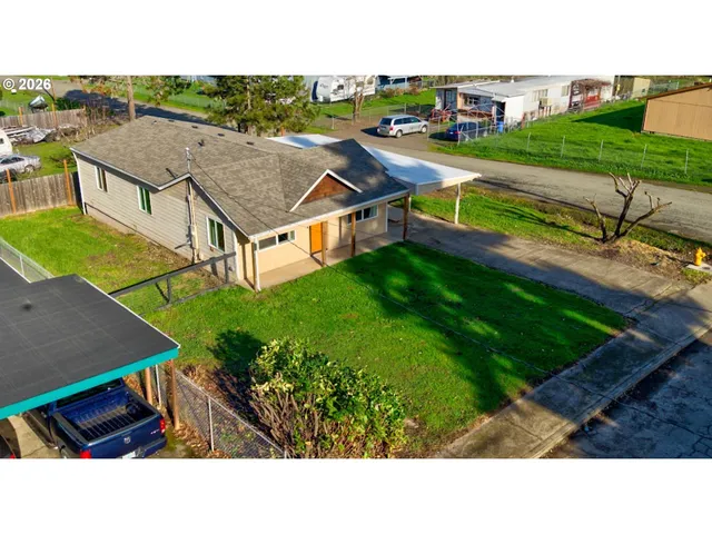 $268,000 | 430 Southeast Carroll Street, Winston, OR 97496