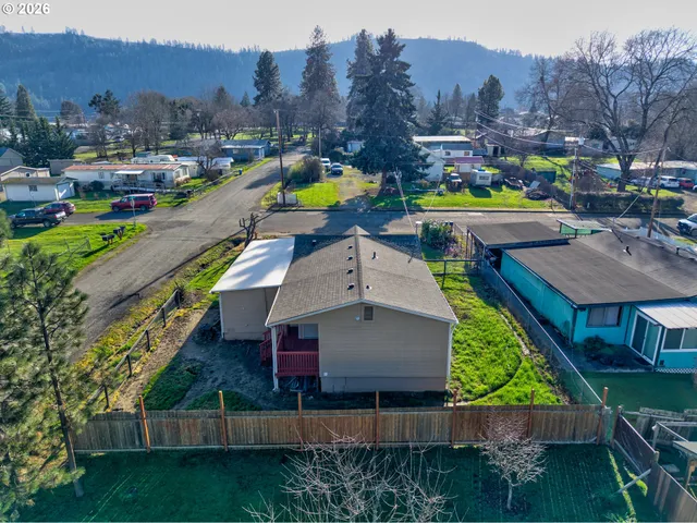 $268,000 | 430 Southeast Carroll Street, Winston, OR 97496