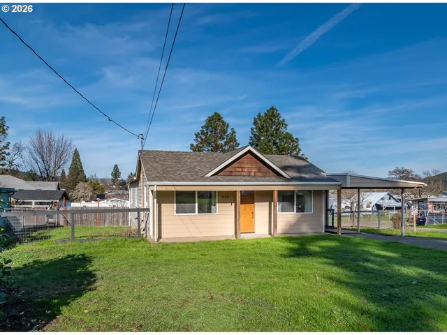 $268,000 | 430 Southeast Carroll Street, Winston, OR 97496
