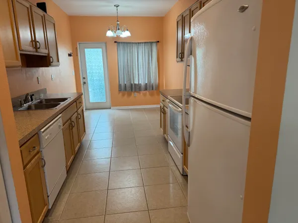 $2,000 | 2131 Southeast Destin Drive, Port St. Lucie, FL 34952