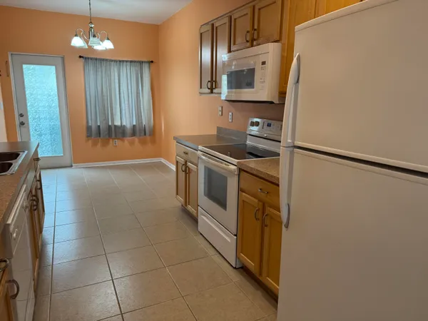 $2,000 | 2131 Southeast Destin Drive, Port St. Lucie, FL 34952