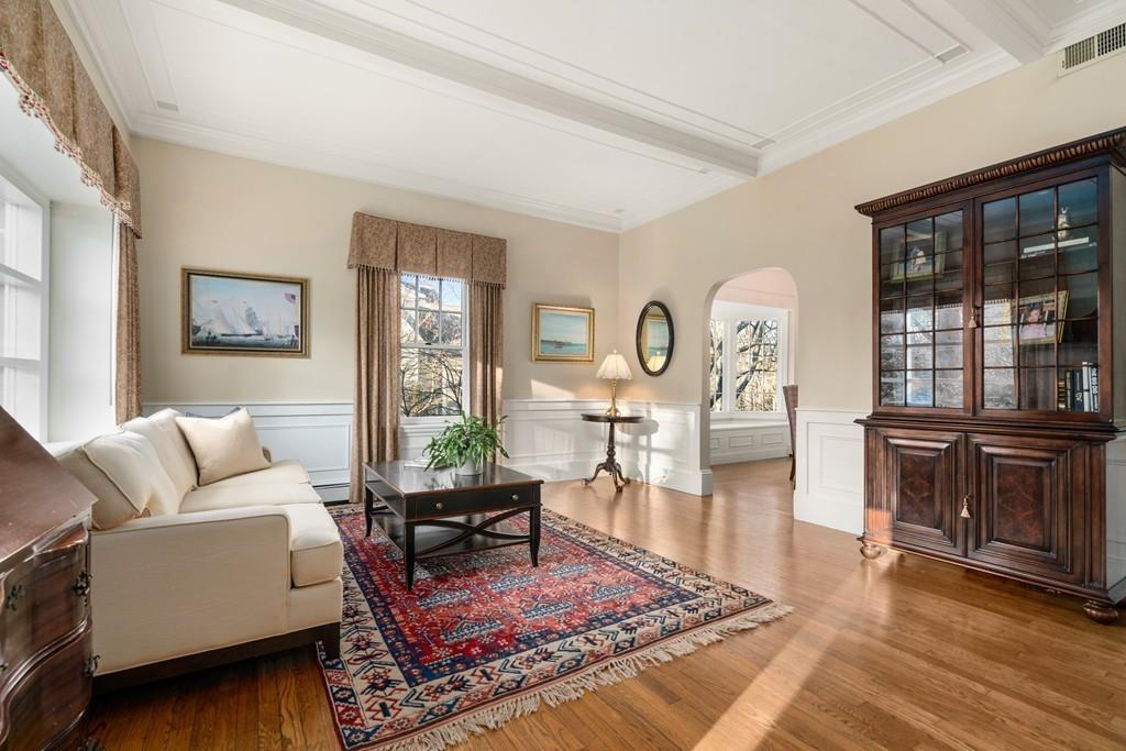 289 Walnut Street Wellesley, MA 02481 - Photo 5 of 28