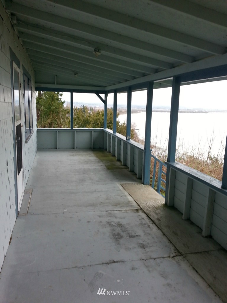 1310 East Juniper Beach Road Camano Island, WA 98282 - Photo 4 of 14