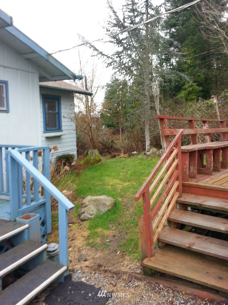 1310 East Juniper Beach Road Camano Island, WA 98282 - Photo 10 of 14