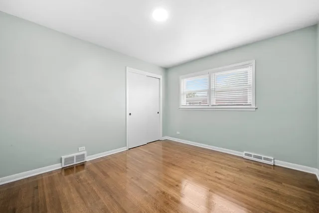 $2,000 | 10537 Austin Avenue, Unit 2, Chicago Ridge, IL 60415