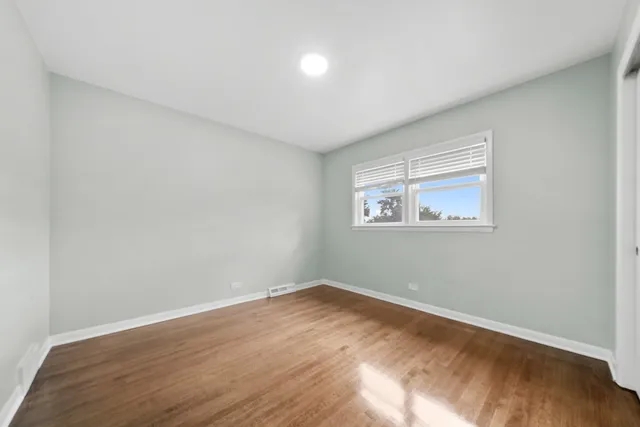 $2,000 | 10537 Austin Avenue, Unit 2, Chicago Ridge, IL 60415