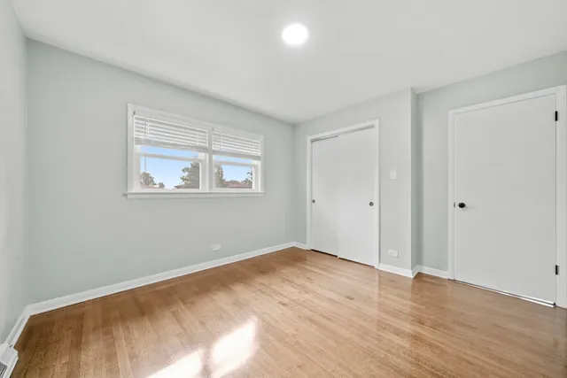 $2,000 | 10537 Austin Avenue, Unit 2, Chicago Ridge, IL 60415