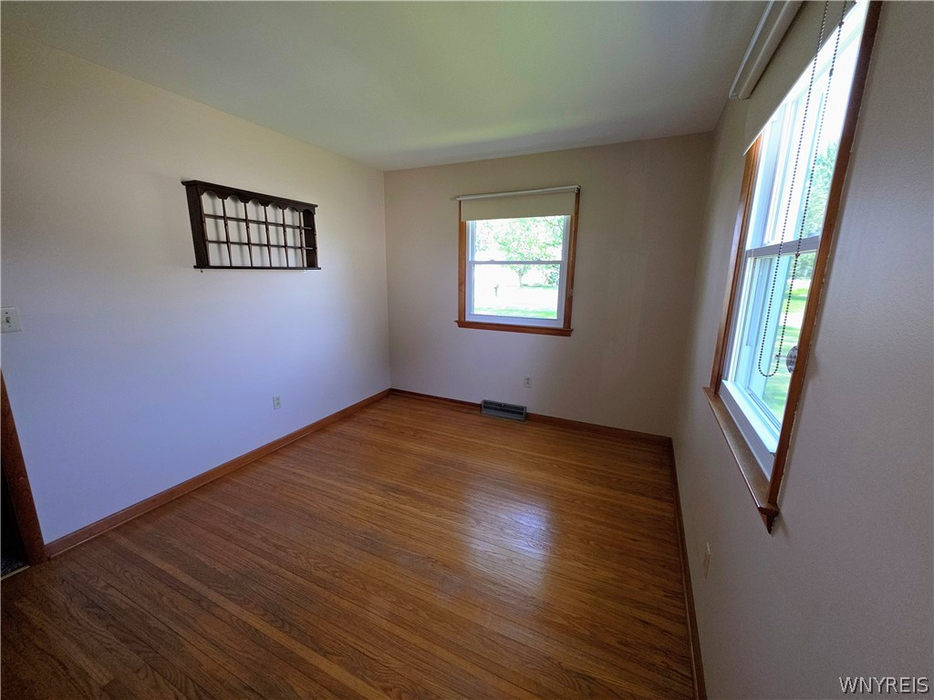 7225 Norman Road Wheatfield, NY 14120 - Photo 10 of 34