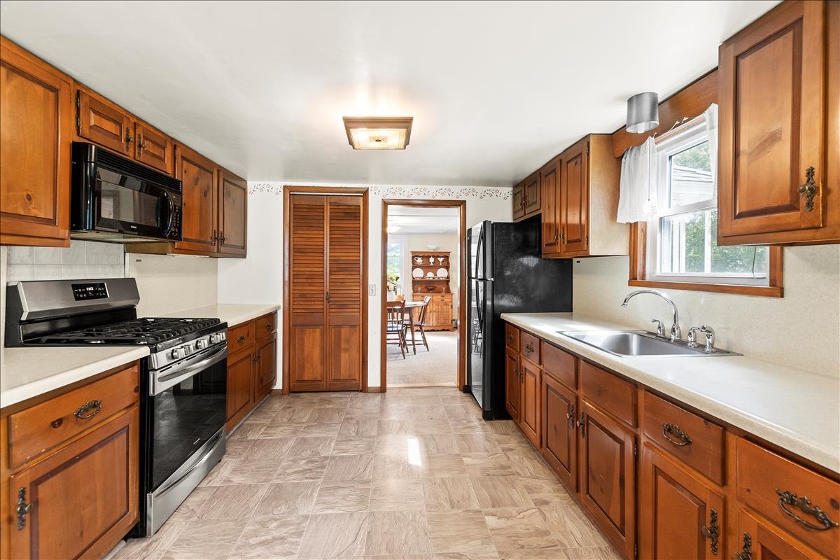 1546 Northwest Hill Road Pownal, VT 05261 - Photo 6 of 36 Gallery Image 6