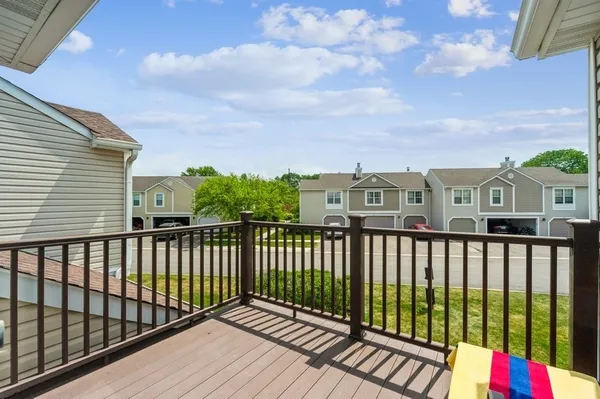 $350,000 | 634 Le Parc Circle, Unit 634, Buffalo Grove, IL 60089