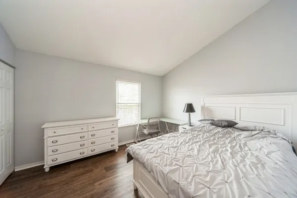 $350,000 | 634 Le Parc Circle, Unit 634, Buffalo Grove, IL 60089