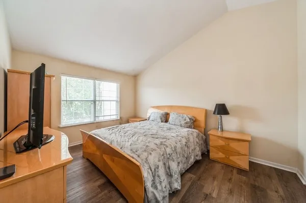 $350,000 | 634 Le Parc Circle, Unit 634, Buffalo Grove, IL 60089