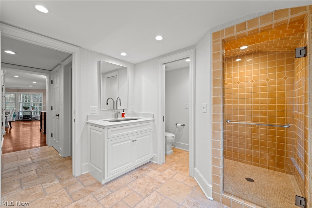 33285 Woodleigh Road Cleveland, OH 44124 - Photo 21 of 50