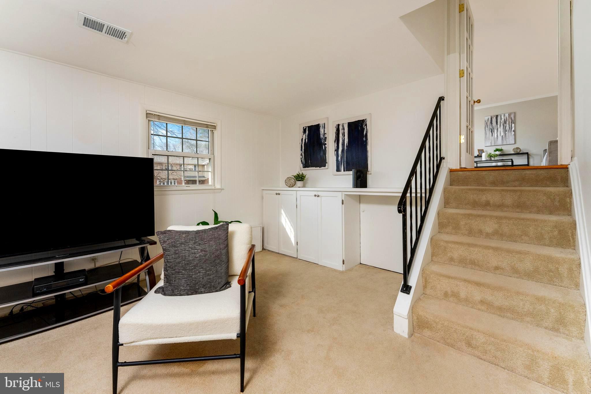 7013 Galgate Drive Springfield, VA 22152 - Photo 19 of 57 FAMILY ROOM WORK AREA