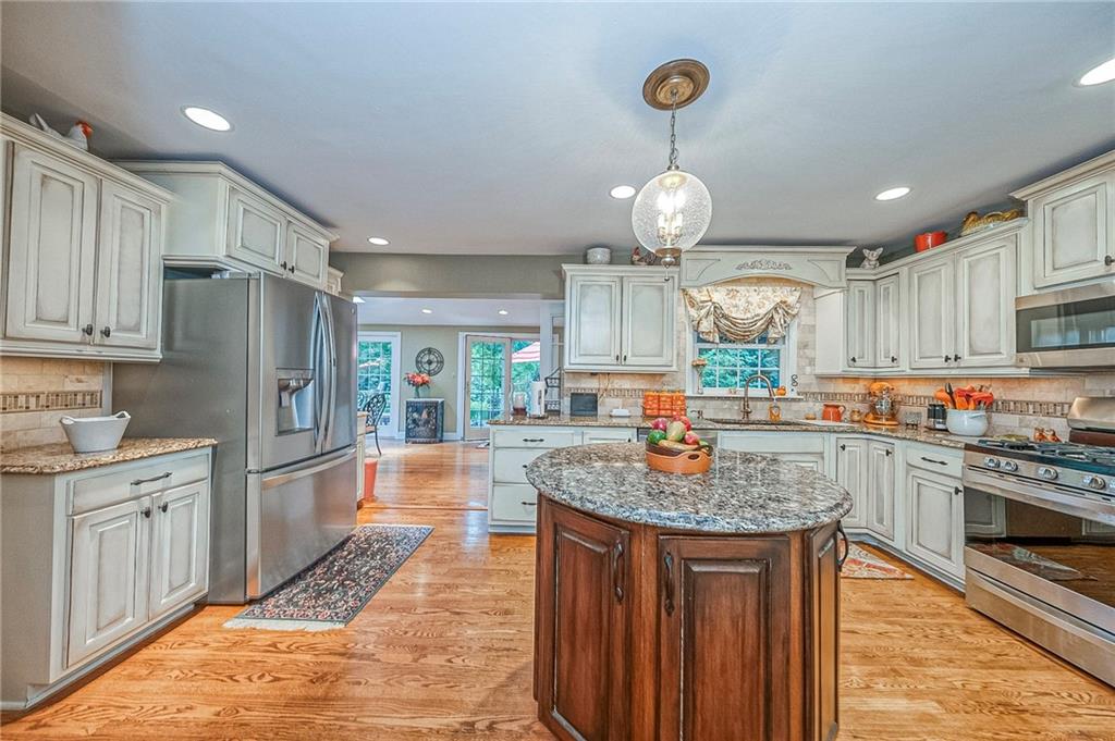 310 Wildberry Road Pittsburgh, PA 15238 - Photo 7 of 45