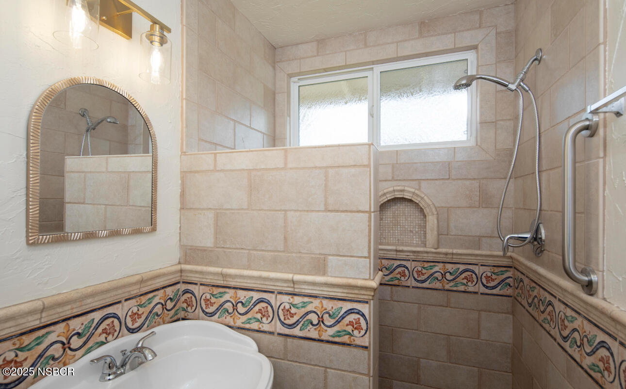 500 North Z Street Lompoc, CA 93436 - Photo 9 of 15 IMG_7537