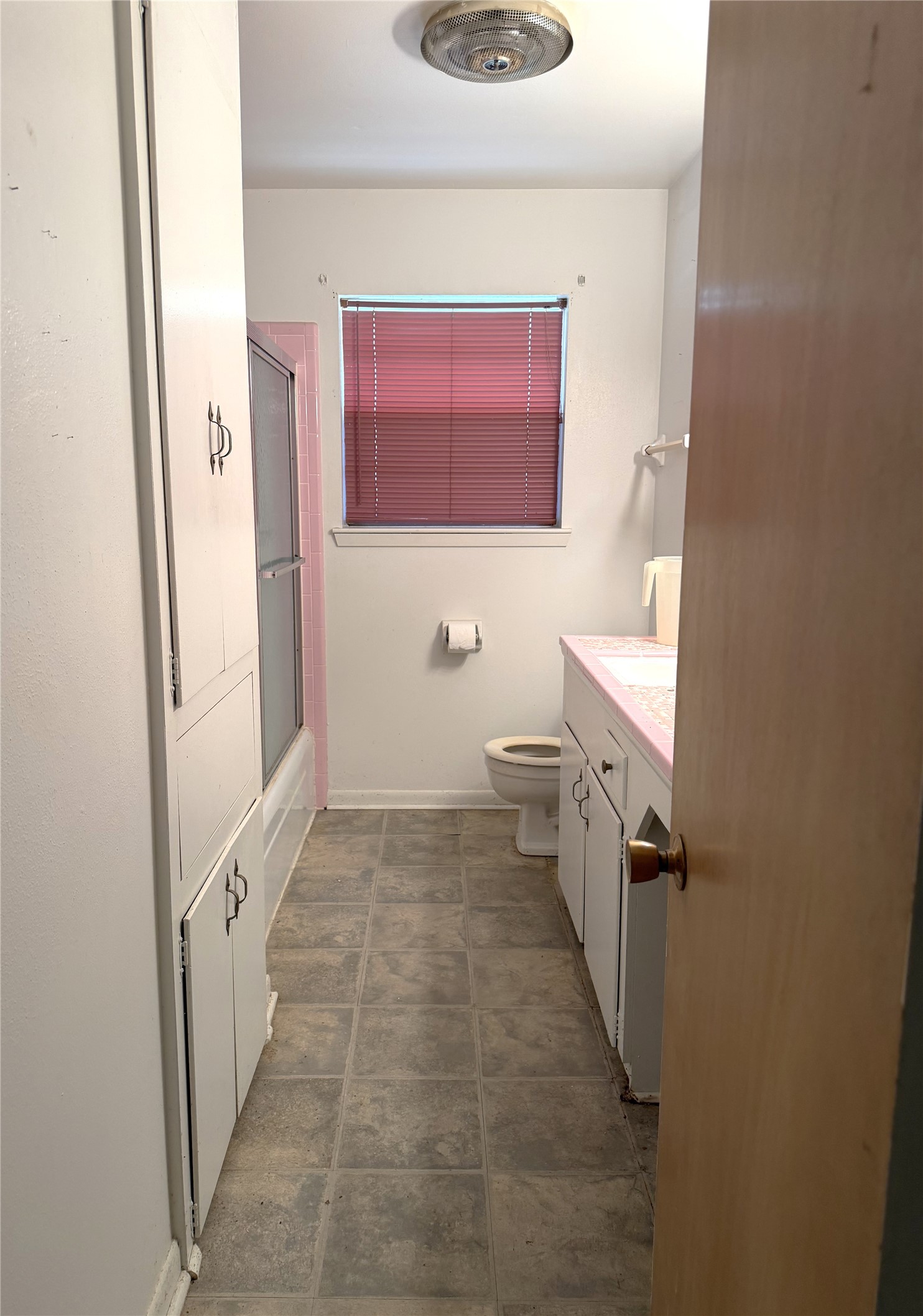 1036 8th Street Hempstead, TX 77445 - Photo 20 of 27 Hall bath