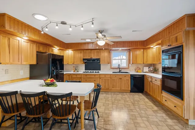 $775,000 | 5130 Turnpike Road, Lexington, VA 24450