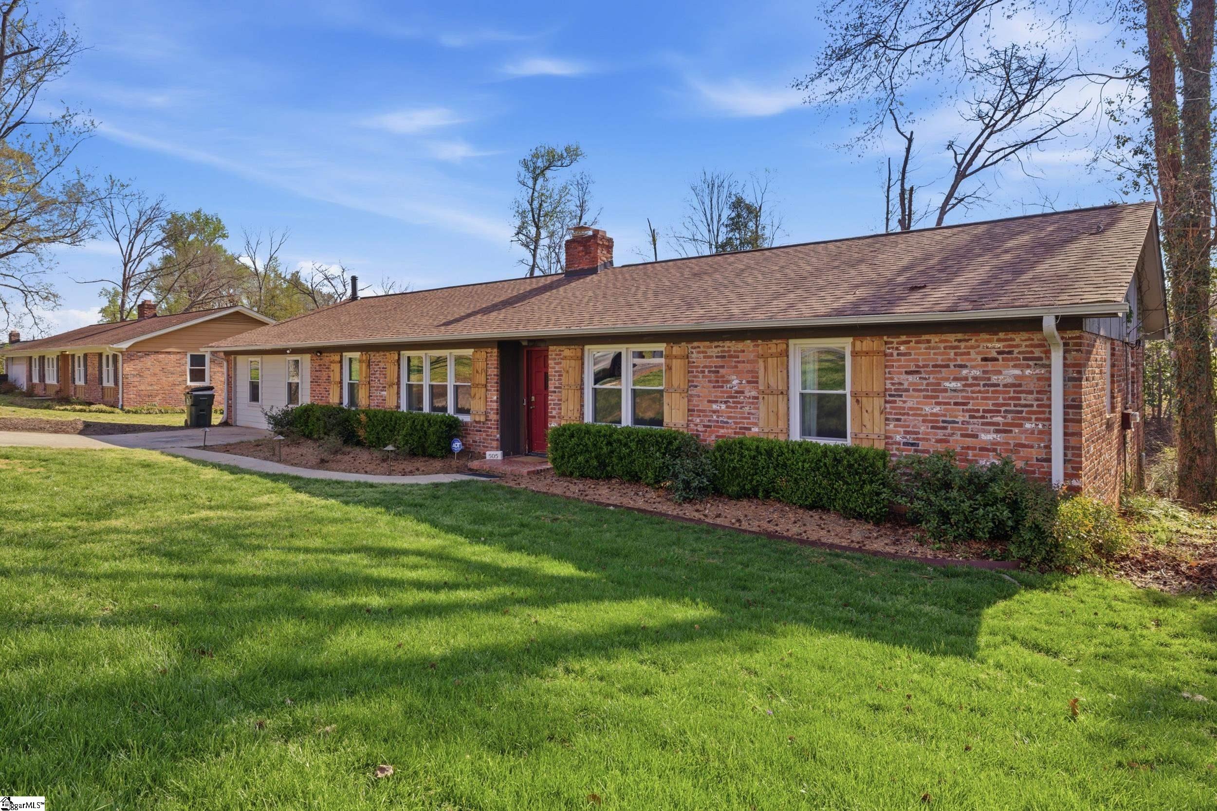 505 Kensington Road Taylors, SC 29687 - Photo 2 of 32