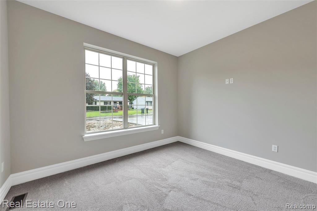 3859 Dearborn Avenue Rochester Hills, MI 48309 - Photo 17 of 32