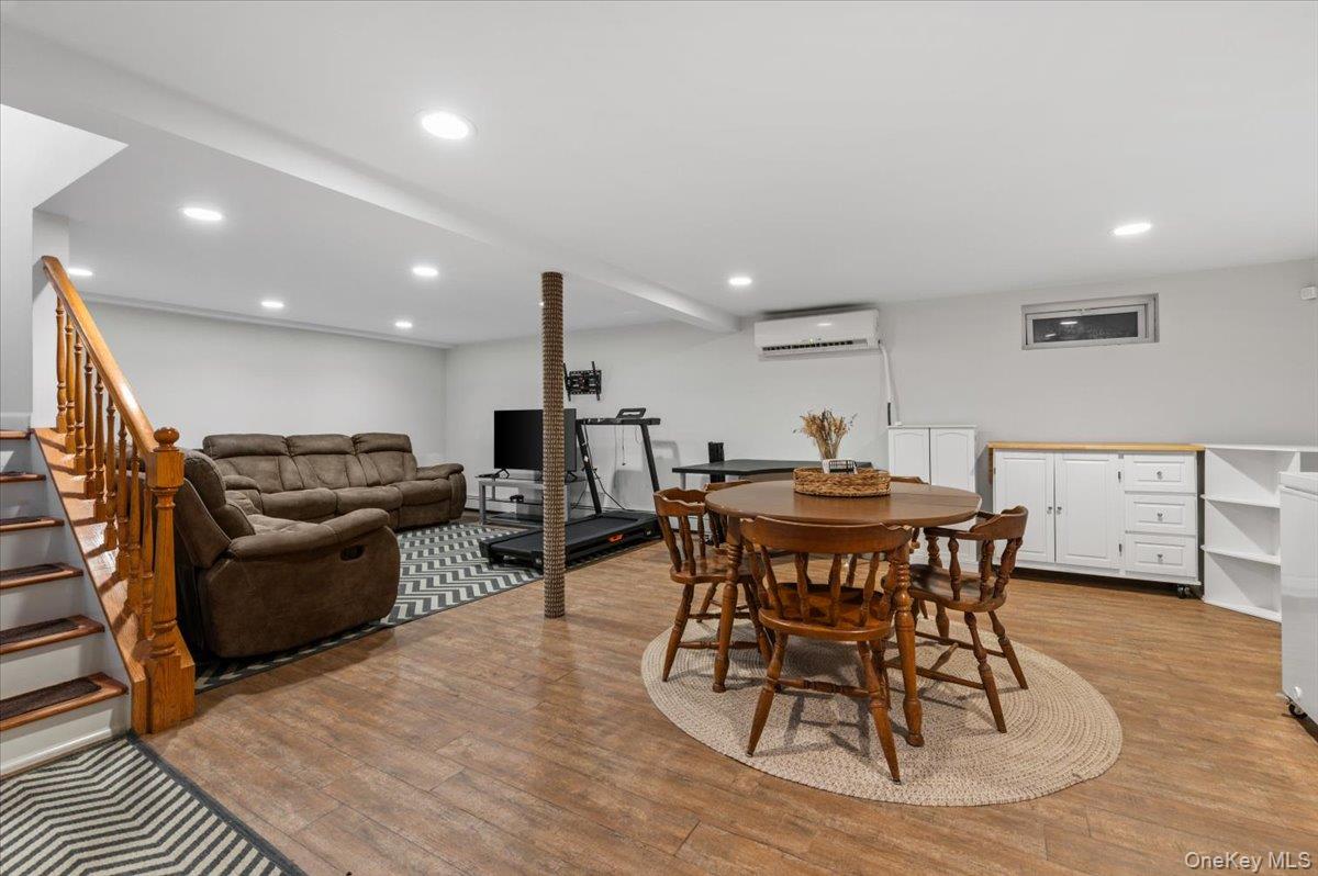 37 Sylvia Road Plainview, NY 11803 - Photo 33 of 44