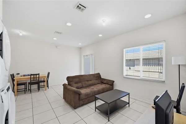 $775,000 | 911 Northeast 12th Avenue, Pompano Beach, FL 33060