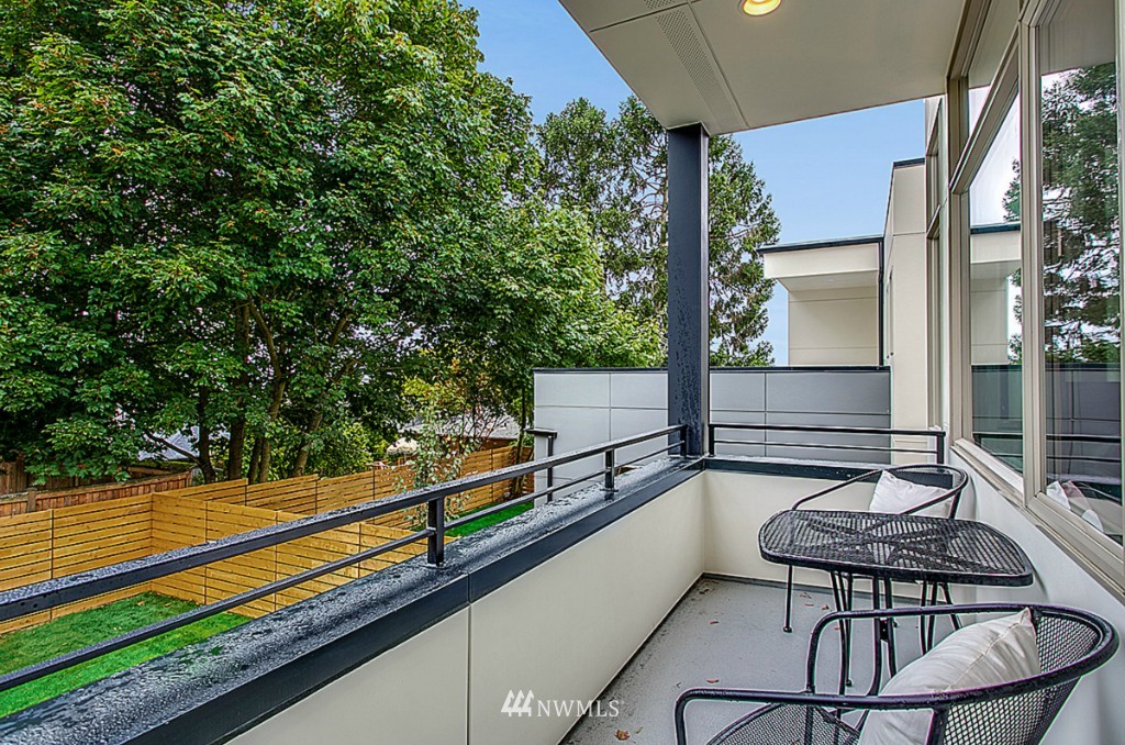 3947 Southwest Kenyon Street Seattle, WA 98136 - Photo 22 of 25 Gallery Image 22