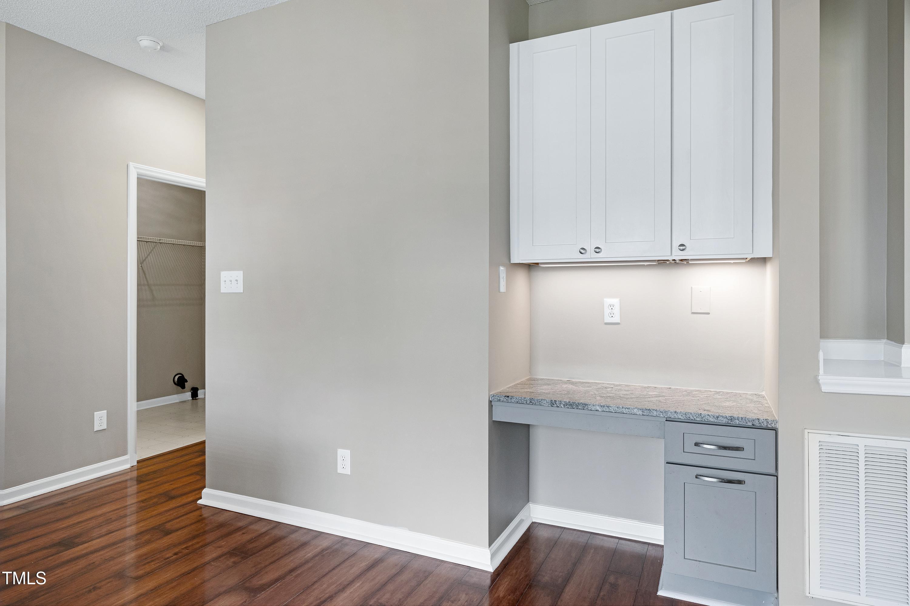 5624 Yates Garden Lane Raleigh, NC 27606 - Photo 15 of 41 Kitchen