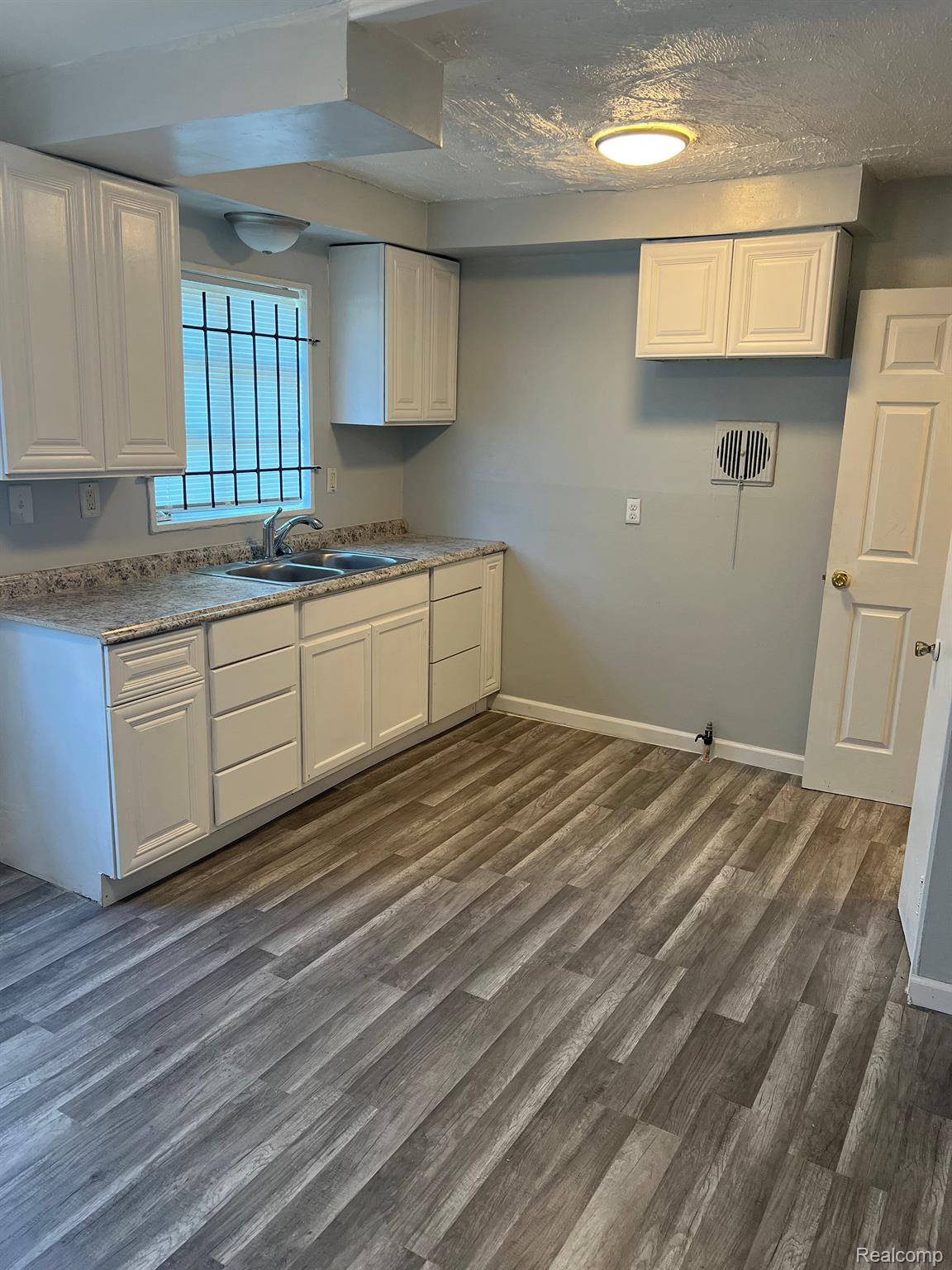 15378 Meyers Road Detroit, MI 48227 - Photo 6 of 30 updated kitchen
Unit 1