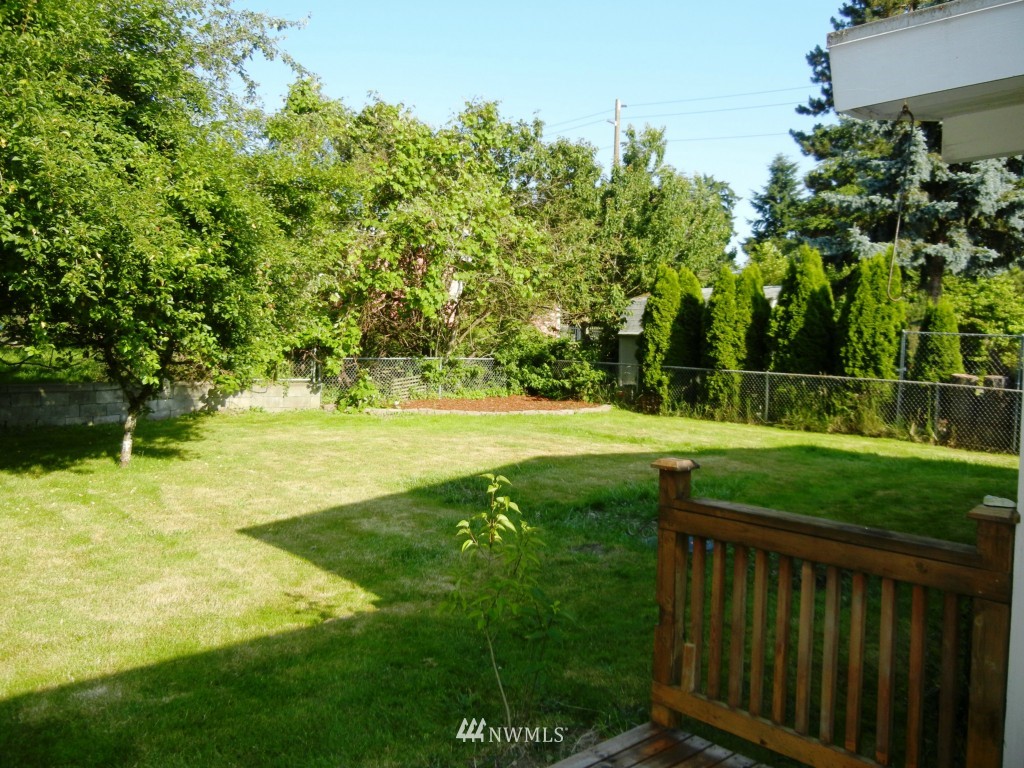11032 148th Avenue Southeast Renton, WA 98059 - Photo 8 of 9